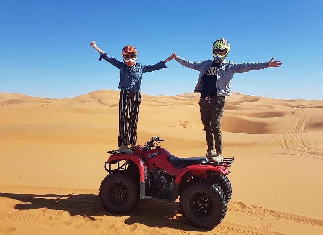 Quads sur les dunes près de Merzouga